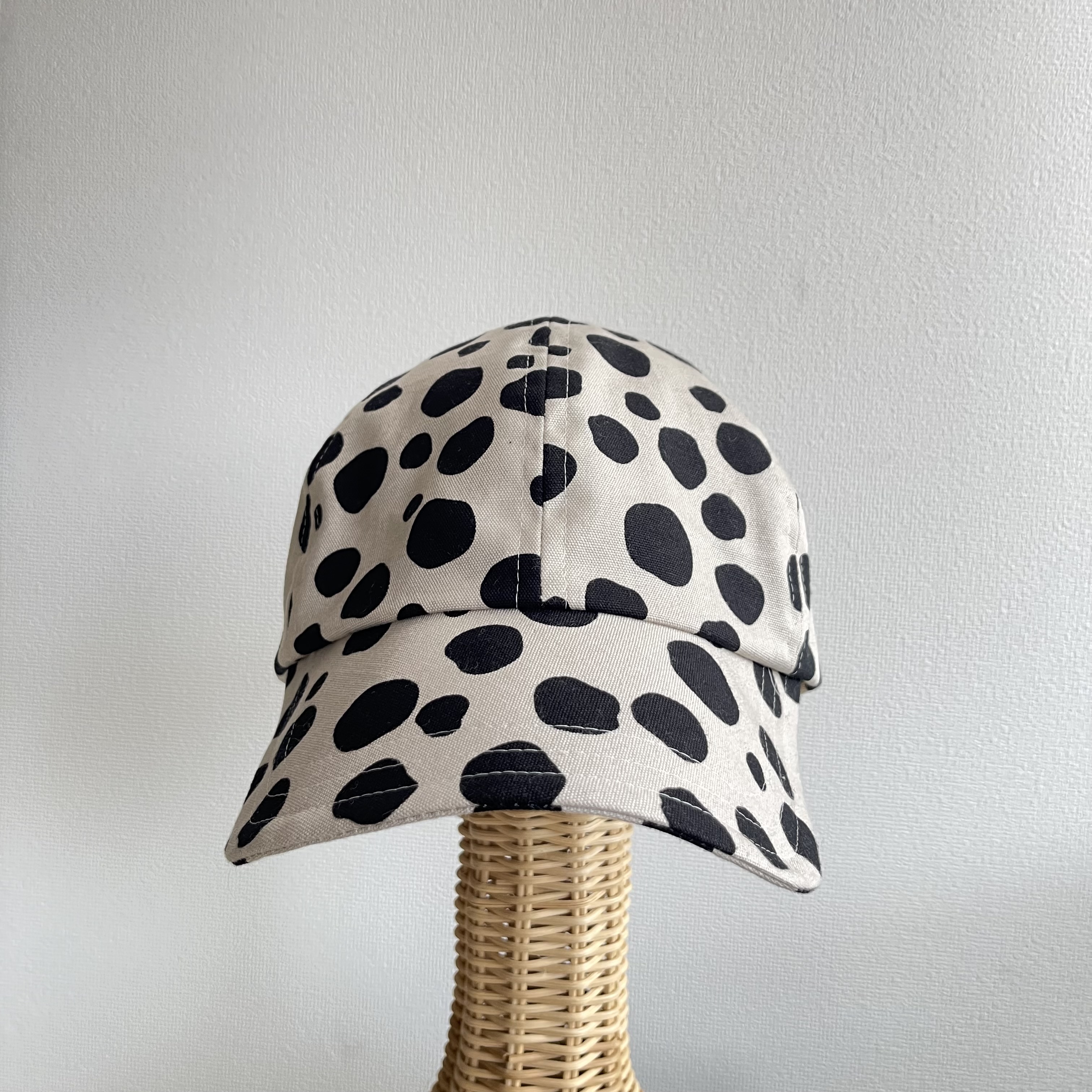 ダルメシアンキャップ｜今日の服に、ひとさじの遊び心を ちょっとした冒険を楽しむユニセックスデザイン